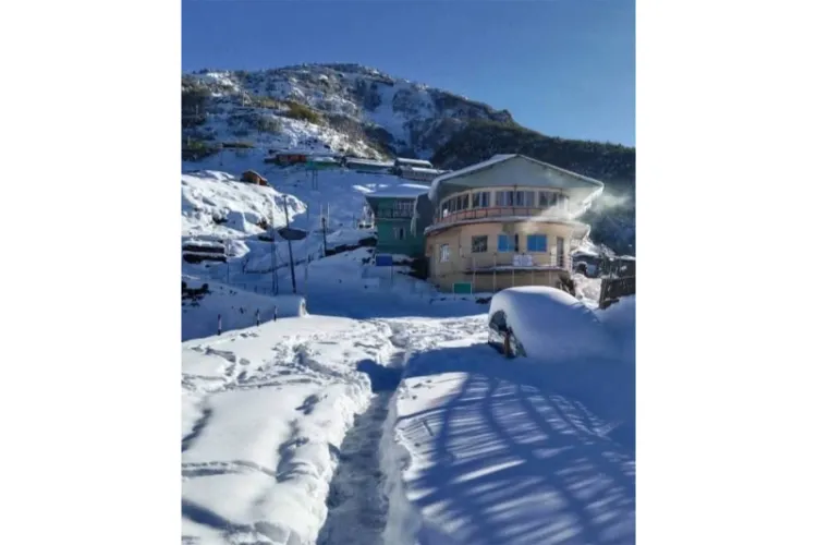 ہند چین سرحد پر شدید برف باری، ریڈ الرٹ جاری