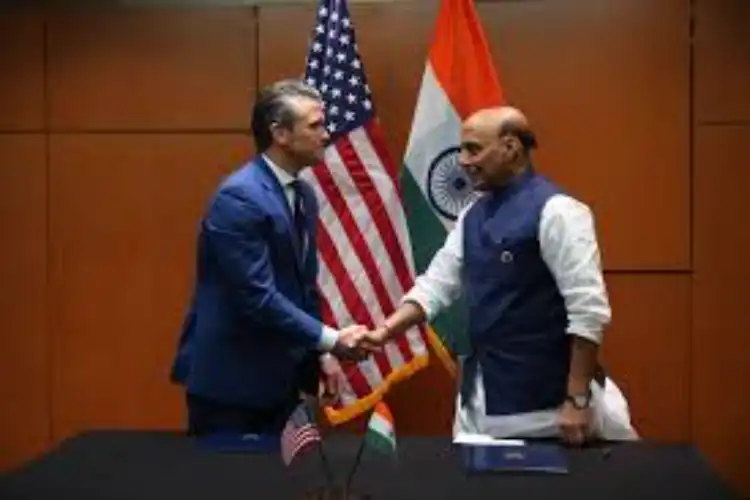 راجناتھ سنگھ کی امریکی وزیر جنگ سے کوالالمپور میں ملاقات