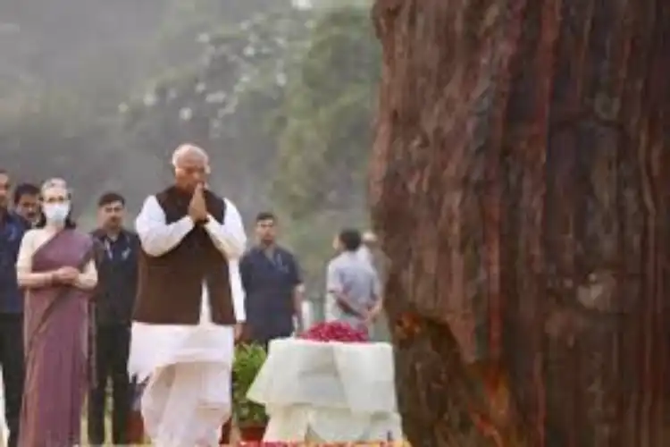 کانگریس لیڈروں نے سابق وزیراعظم اندرا گاندھی کو ان کی برسی پر یاد کیا