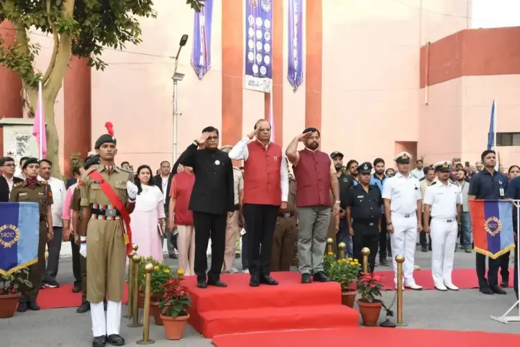   جامعہ ملیہ - یہ ادارہ تعلیم کے ساتھ طلبہ کی کردار سازی کر زندگیوں اور ملک کا مستقبل سنوارنے کا کام کررہا ہے - ایل جی 