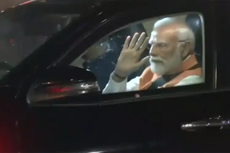 وزیرِاعظم نریندر مودی کا وارانسی میں روڈ شو