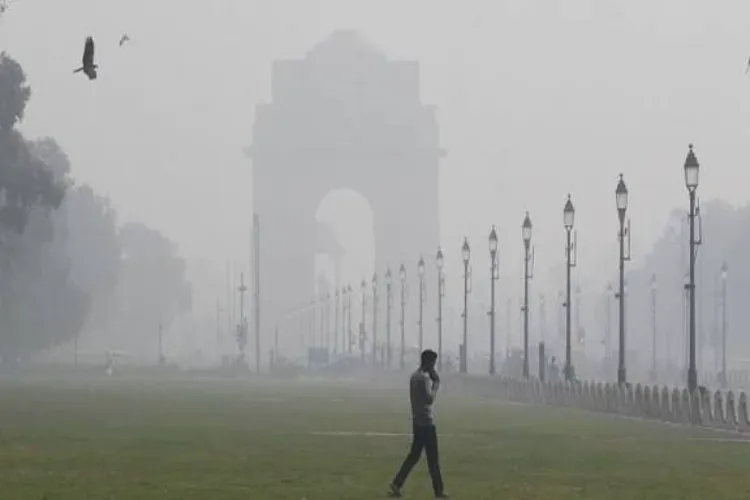 دہلی کی فضائی کیفیت ‘انتہائی خراب’، سانس لینا دشوار ہوگیا