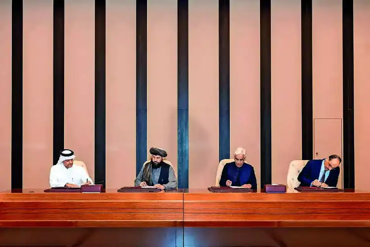 پاکستان اور افغانستان نے امن مذاکرات کی ناکامی کے لئے ایک دوسرے کو ذمہ دار قرار دیا