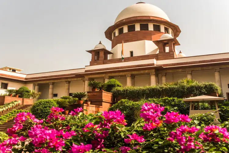 سپریم کورٹ نے دہلی دھماکے کے متاثرین کو خراجِ عقیدت پیش کیا