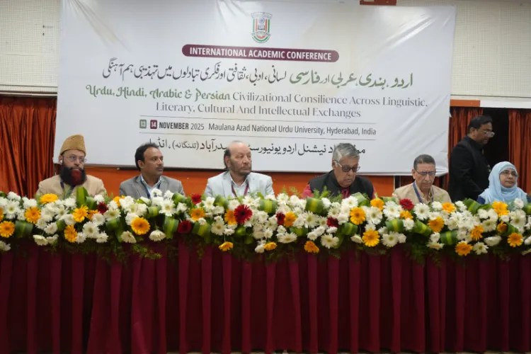  اردو یونیورسٹی عالمی کانفرنس - محبت کا پیغام دیتی ہے ملک محمد جائسی کی پدماوت  -پروفیسر پرشوتم و پروفیسر نیل گرین 