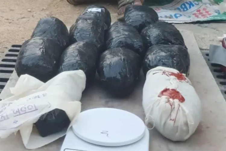 آسام:  بی ایس ایف نے 9.8 کلو ہیروئن ضبط کی