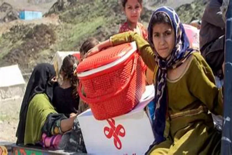 ایک ماہ میں ایران، پاکستان اور ترکی سے 284,000 افغانوں  کی واپسی