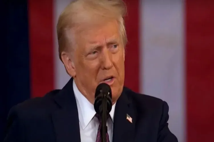 امن کے لیے یوکرین کا کچھ حصہ روس کے حوالے کیا جائے: ٹرمپ