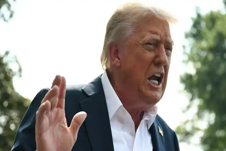 ٹرمپ کا دعویٰ: ٹیرف پالیسی سے امریکہ کھربوں ڈالر حاصل کر رہا ہے