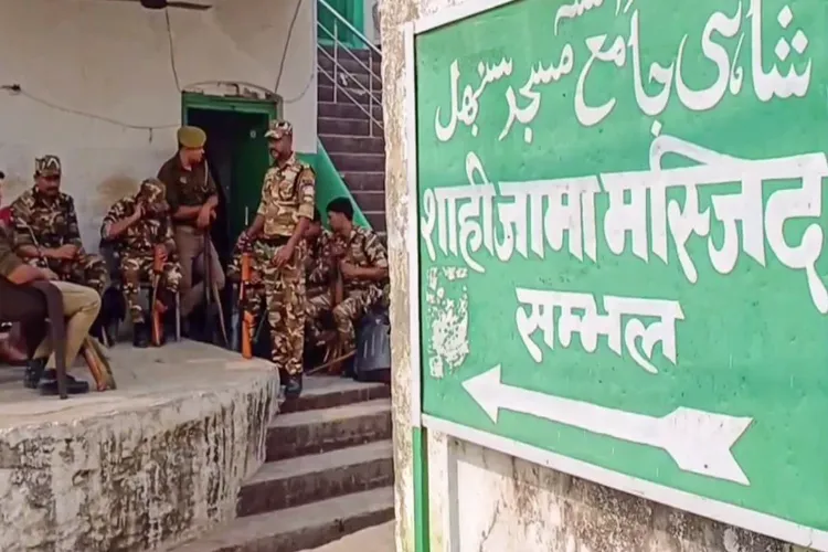 سنبھل تشدد کی برسی پر پولیس نے فلیگ مارچ کیا