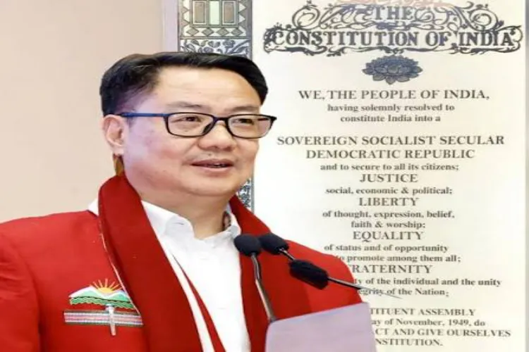 آج آئین کے دن ہمیں اُس سوچ اور نظرئیے کو یاد کرنا چاہیے جس نے ہندوستان کی جمہوریت کی بنیاد رکھی