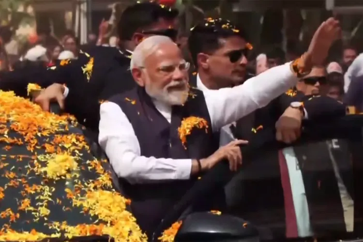 مودی نے اڈپی میں روڈ شو کیا