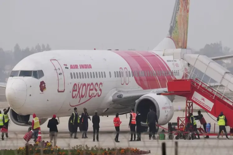 ہندوستان  میں 300 سے زائد پروازیں تاخیر کا شکار