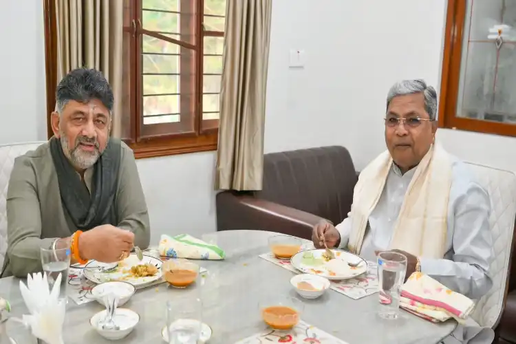 کوئی گروہ بندی نہیں ، ہم مل کر کام کر رہے ہیں: ڈی شیو کمار