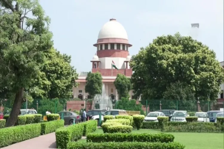 بغیر اجازت خاتون کی تصویر لینا جرم نہیں: سپریم کورٹ