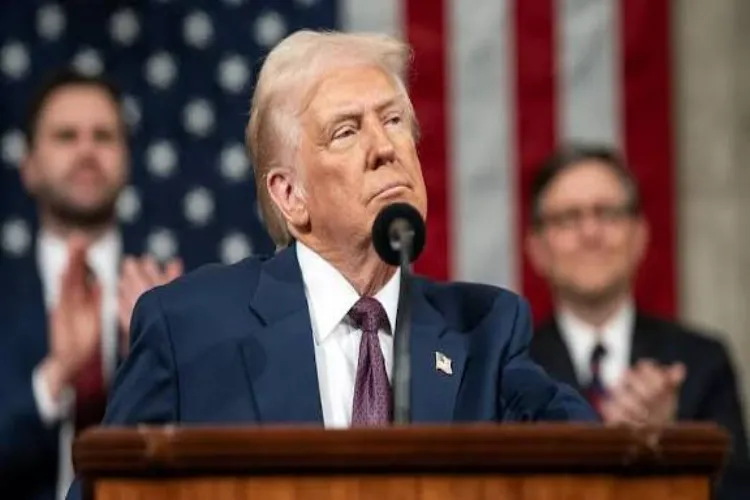 ٹرمپ نے خبردار کیا ہے کہ روس یوکرین جنگ کا جاری رہنا بالآخر تیسری عالمی جنگ کا سبب بن سکتا ہے۔