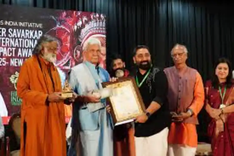 جے کے ایل جی منوج سنہا نے ویر ساورکر انٹرنیشنل امپیکٹ ایوارڈز تقسیم کیا