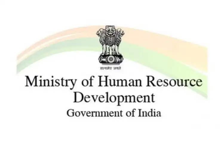 مرکزی تعیناتی میں خواتین اور ایس سی-ایس ٹی افسروں کو ترجیح دینے کی ہدایت