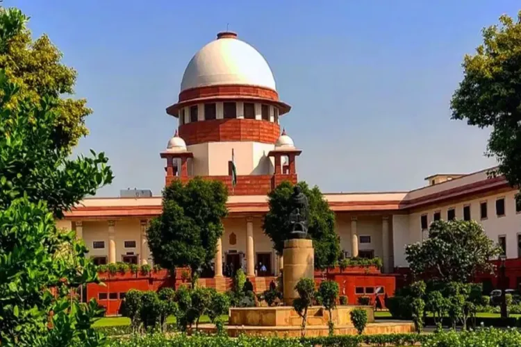 اراولی معاملہ: سپریم کورٹ نے اپنے فیصلے پر روک لگائی
