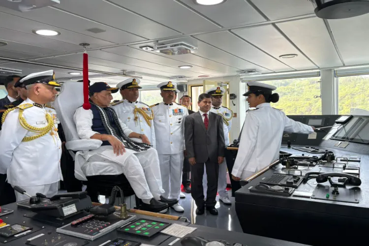 کوسٹ گارڈز ہندوستان کی سمندری سرحدوں کو محفوظ بناتے ہیں: راج ناتھ سنگھ