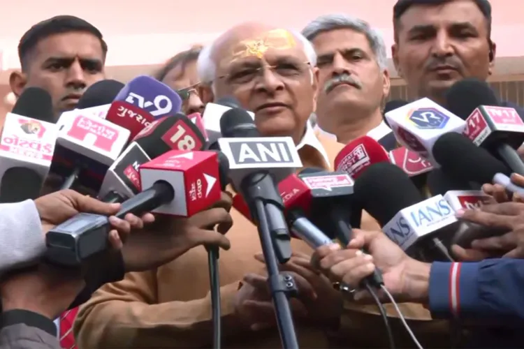 مودی وراثت اور ترقی کے ساتھ آگے بڑھے ہیں:  گجرات کے وزیراعلیٰ