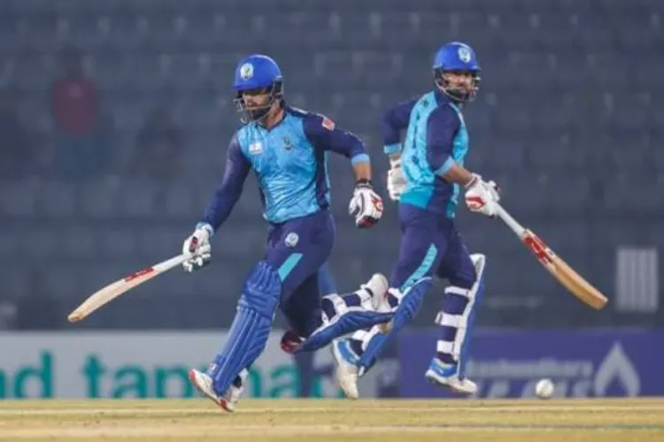 افغانستان کے محمد نبی کی اپنے بیٹے حسن عیسی خیل کے ساتھ 53 رنز کی پارٹنرشپ