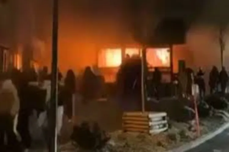 دہلی : اسکریپ یارڈ میں لگی آگ، دو لوگوں کی موت