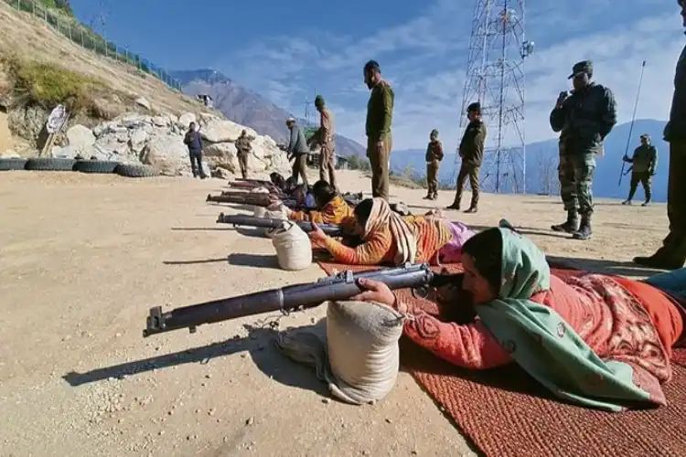 جموں وکشمیر:دہشت گردی کے خلاف خواتین نے اٹھایا ہتھیار