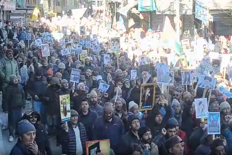 امام خمینی میموریل ٹرسٹ نے ایران کے ساتھ اظہار یکجہتی کے لیے کارگل میں ریلی نکالی