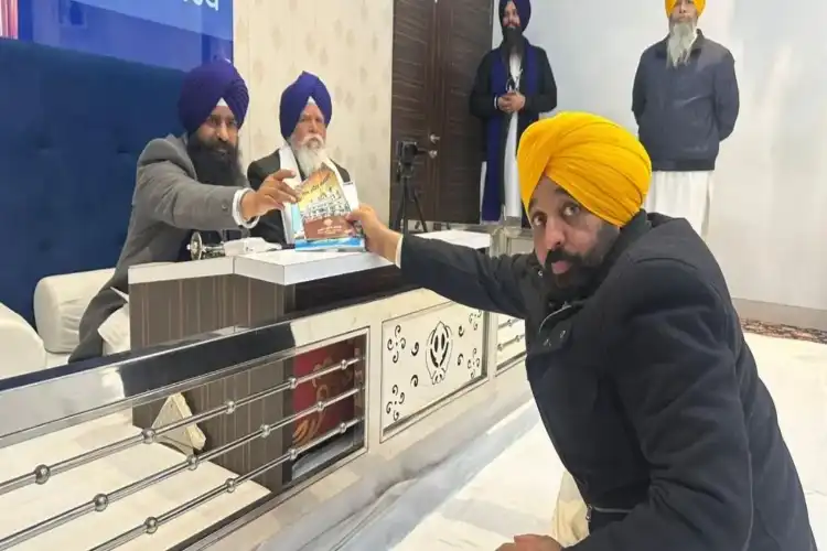 سکھ روایات پر تبصرہ ،اکال تخت کے سامنے پیش ہوئے بھگونت مان