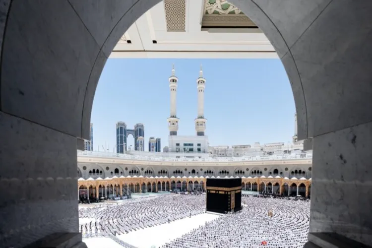 ایک ماہ کے دوران ڈیڑھ کروڑ زائرین نے ادا کیا  عمرہ