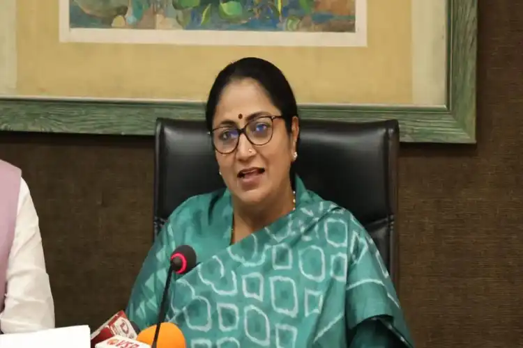 دہلی : غریبوں کو ہولی اور دیوالی پر مفت گیس سلنڈر ملے گا