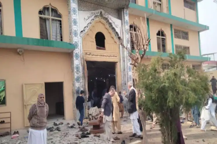 پاکستان:نمازجمعہ کے دوران خودکش دھماکہ،