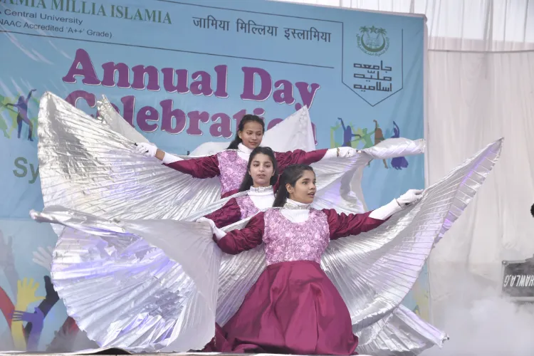 سید عابد حسین سینئر سیکنڈری اسکول  سالانہ دن منایا گیا