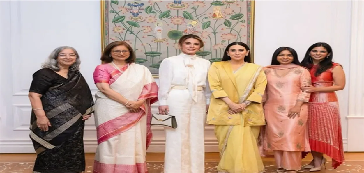 کرشمہ کپور نے ملکہ رانیہ کے ساتھ تصاویر شیئر کیں