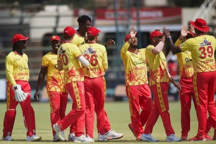 ٹی ٹوئنٹی ورلڈ کپ میں سپر 8 مرحلے میں رسائی کے بعد زمبابوے ٹیم کا شائقین کے ساتھ جشن