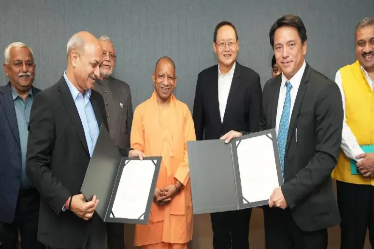 یوگی کی سنگاپور کے لیڈروں سے بات چیت