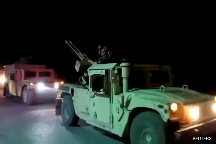 پاکستان کا کابل اور قندھار میں کارروائیوں کے بعد افغانستان کے خلاف کھلی جنگ کا اعلان