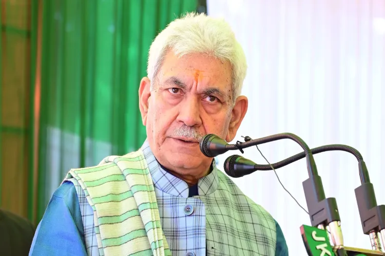 جموں و کشمیر:  ایل جی سنہا نے  سیکورٹی کا جائزہ لیا