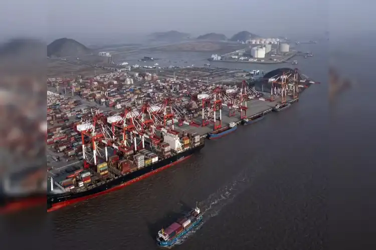 آبنائے ہرمز: عالمی تجارت پر مہنگائی اور خطرات بڑھ گئے