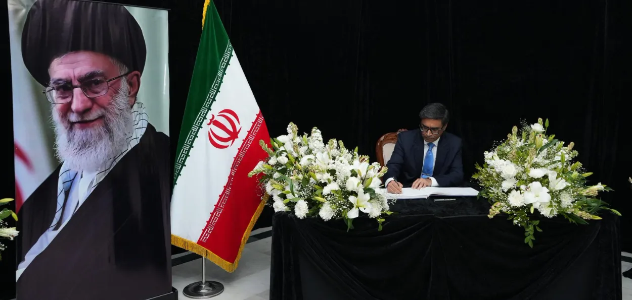 ہندوستان نے خامنہ ای کی موت پر تعزیت کا اظہار کیا، خارجہ سیکریٹری کی ایرانی سفیر سے ملاقات