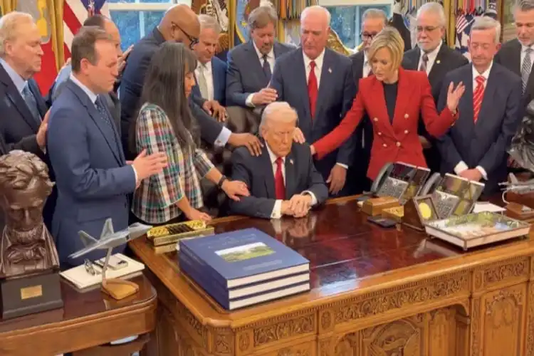 ایران کے خلاف جیت کے لئے،ٹرمپ کی خصوصی دعائیہ تقریب