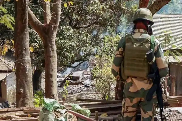 منی پور: چار شدت پسندوں سمیت پانچ افراد گرفتار