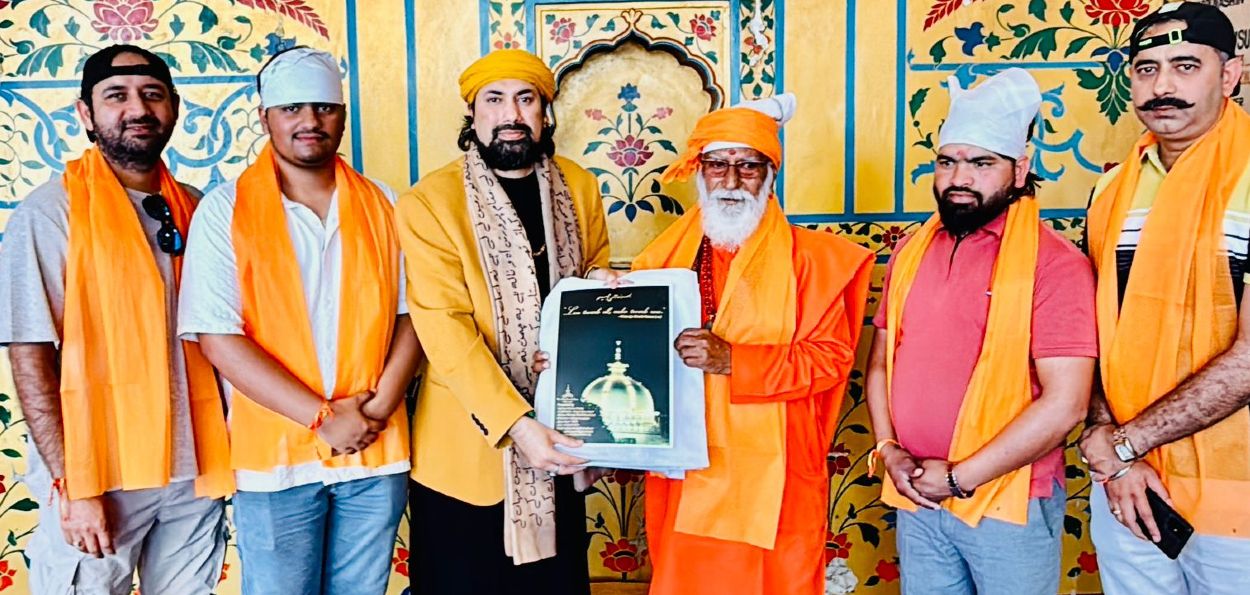 پیٹھادھیشور شری سشیل گوسوامی جی مہاراج کی اجمیر شریف حاضری۔امن کے لیے دعا