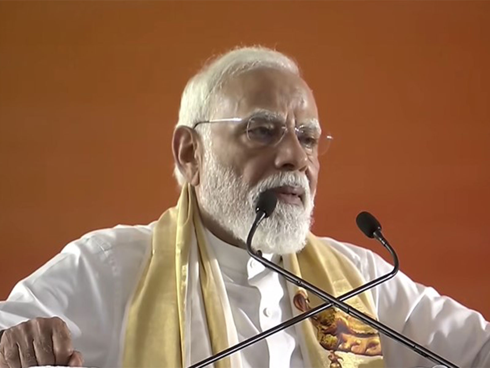 ہندوستان اپنے لوگوں کو مشکل میں نہیں چھوڑتا: مودی