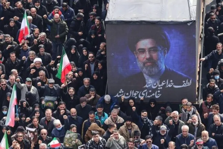 مشرق وسطیٰ میں امریکی اڈے بندکیےجائیں ورنہ حملے جاری رہیں گے: مجتبی خامنہ ای