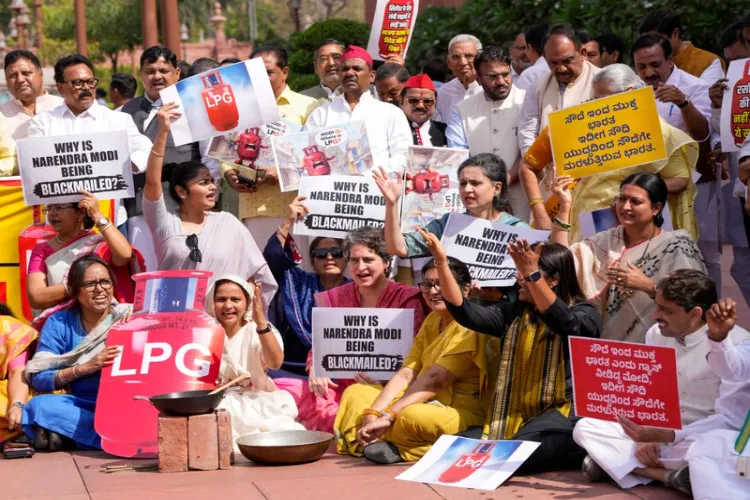 لوک سبھا: ایل پی جی معاملے پر اپوزیشن کا ہنگامہ