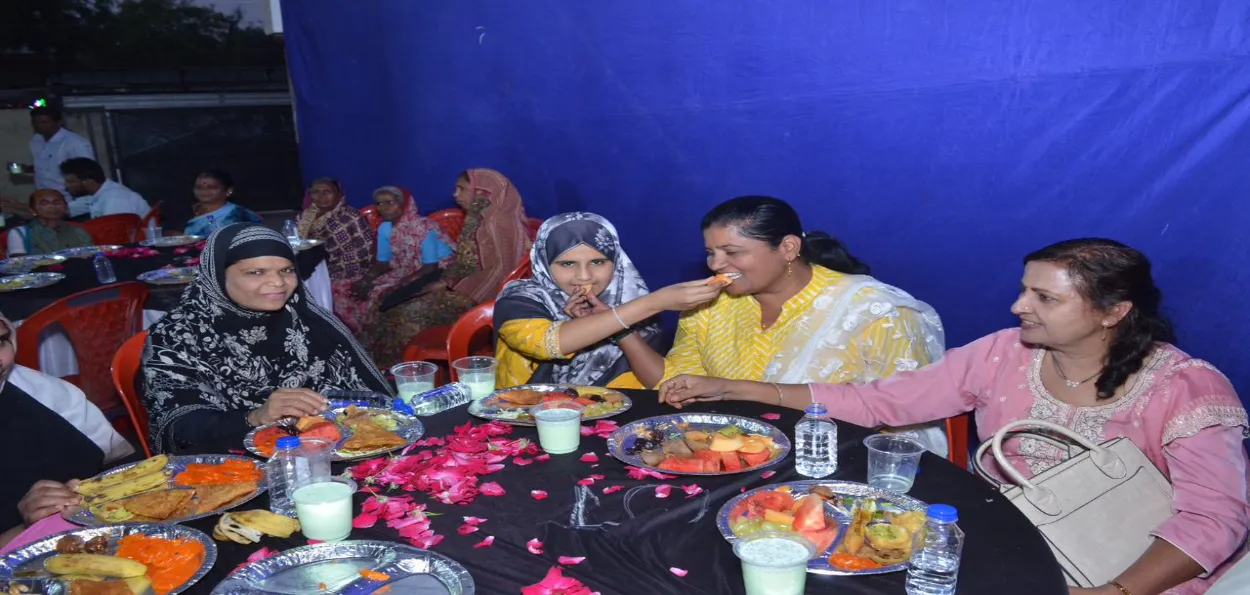 سولہ پور: ’افطار سمواد‘ کے ذریعے تمام مذاہب کی خواتین کا اتحاد کا عزم