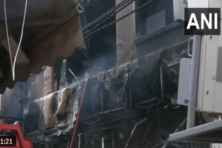 دہلی: عمارت میں زبردست آگ،  6 لوگوں کی موت