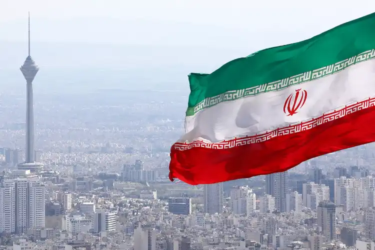 ایران کی دھمکی: زمینی حملہ ہوا تو خلیج فارس میں بارودی سرنگیں بچھا دیں گے